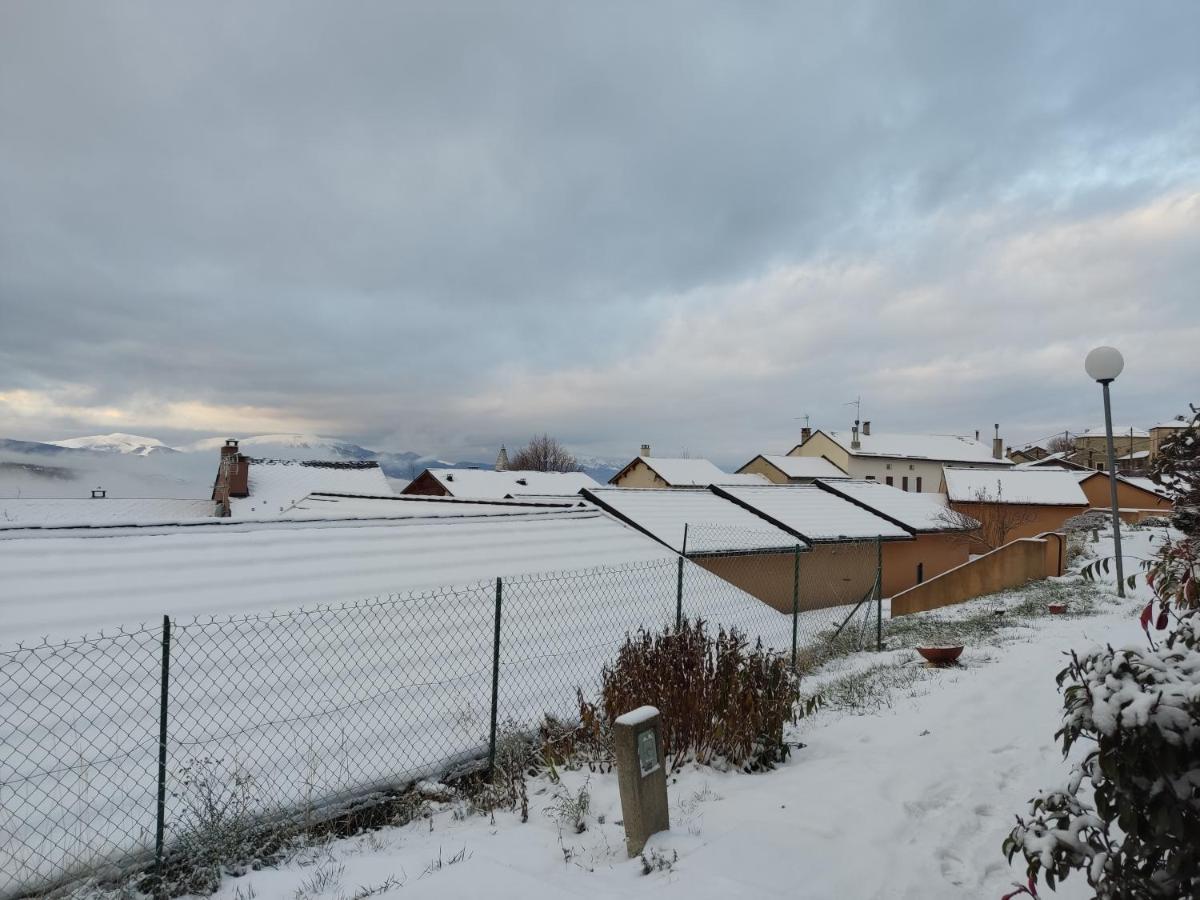 Les Fontanilles Odeillo Chalet 60 Wifi & Parking Gratuit Expose Plein Sud & Plein Pied , Draps & Serviettes De Toilettes Non Inclus, Sabanas Y Toallas No Incluidos 외부 사진